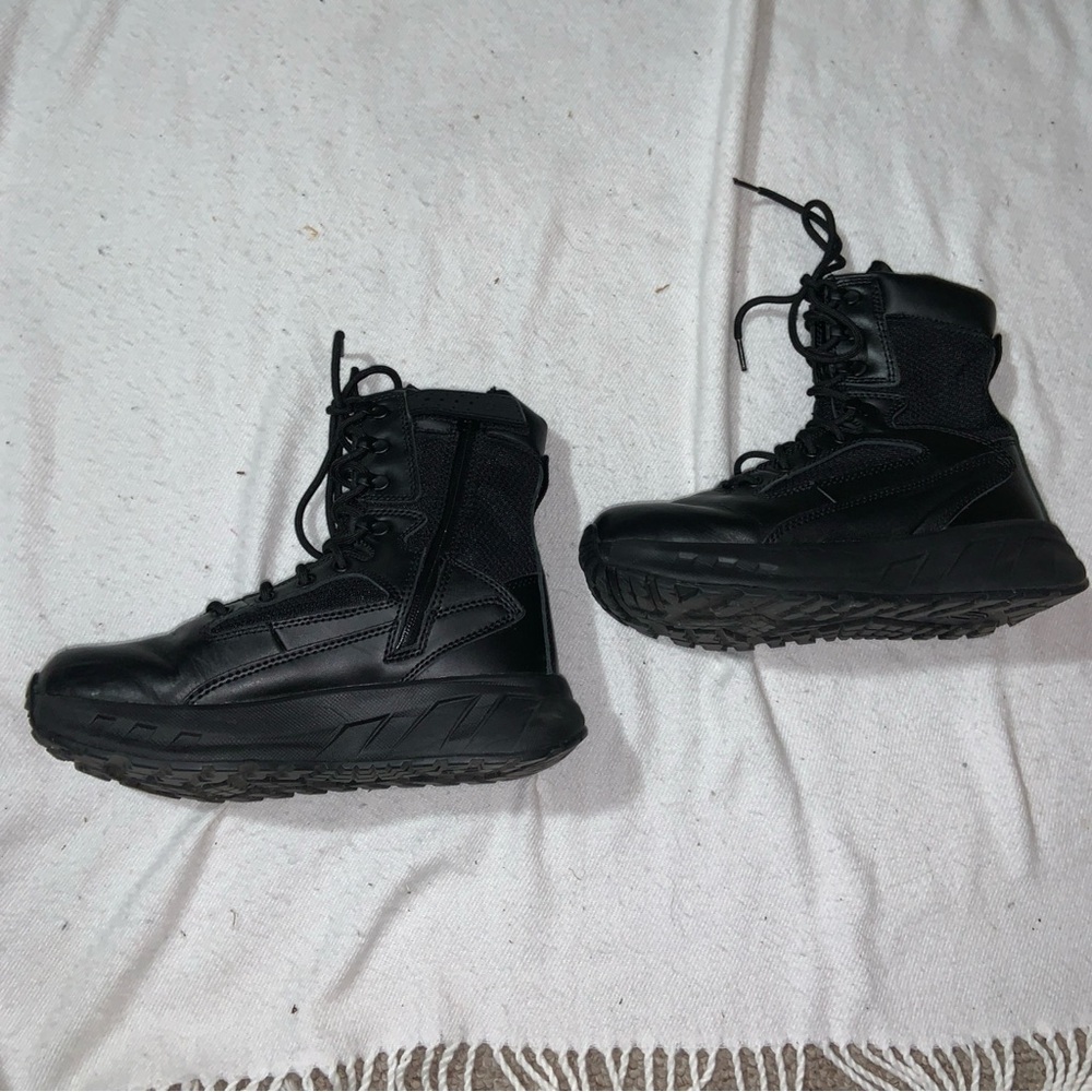 Belleville Tactical Boots MAXX8Z Black Leather Ladies 8.5 New Without Box